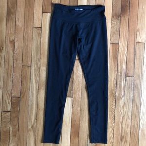 Black road runner leggings